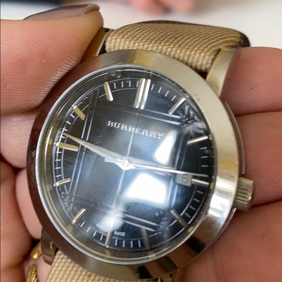 BURBERRY BEAUTIFUL WATCH!❤️❤️ - Picture 3 of 8